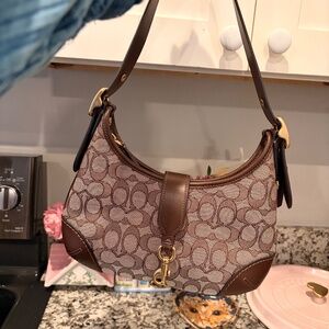 Coach Hampton Hobo Signature